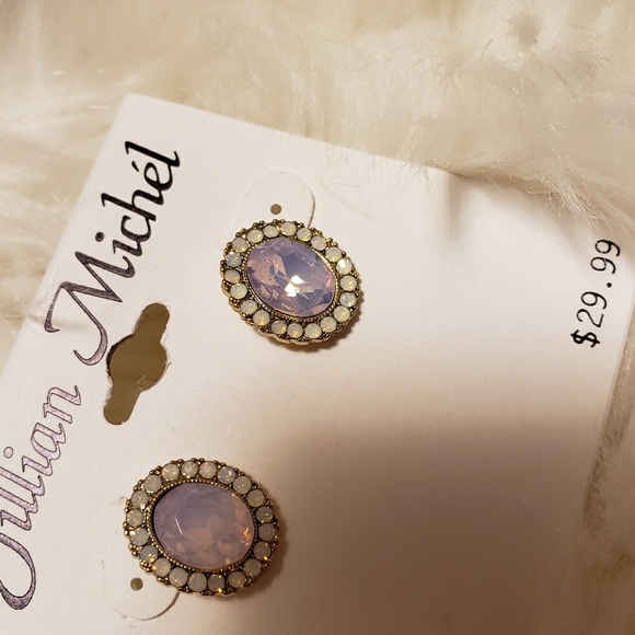 Earring - Picture 2 of 4